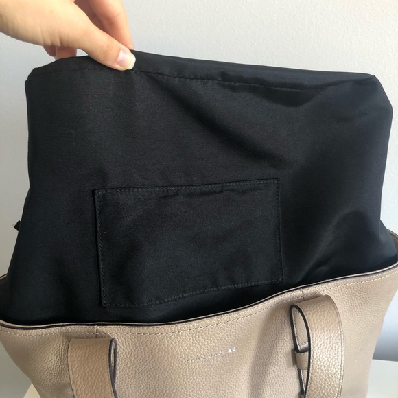 🤩HOST PICK🤩Like New Marc Jacobs Anchor Tote - Picture 12 of 16